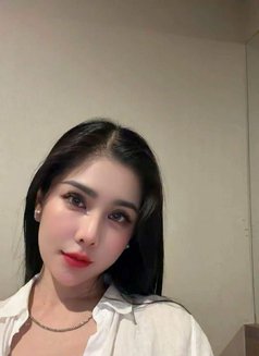 Jenifer - escort in Singapore Photo 3 of 3