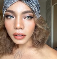 Jenn - Transsexual escort in Bangkok Photo 3 of 7