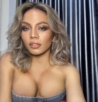 Jenn - Transsexual escort in Bangkok Photo 12 of 12