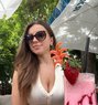 Jenn Greece ( Meeting / Cam ) - escort in New Delhi Photo 1 of 3
