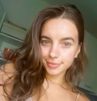 Jenn Greece ( Meeting / Cam ) - puta in Bangalore