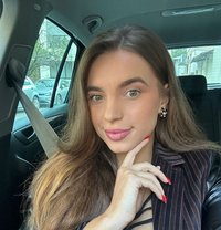 Jenn Greece ( Meeting / Cam ) - puta in Bangalore