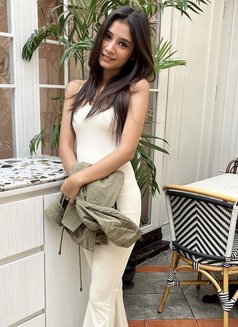 Jenna - puta in Bangalore Photo 2 of 6