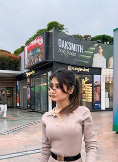 Jenna - puta in Bangalore Photo 5 of 6