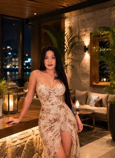 Jenna Tg: @Its_Megan17 - escort in Makati City Photo 2 of 6
