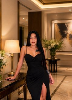 Jenna Tg: @Its_Megan17 - escort in Makati City Photo 3 of 6