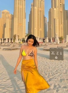 Jenna - puta in Dubai Photo 1 of 8