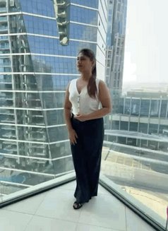 Jenney - puta in Dubai Photo 8 of 8