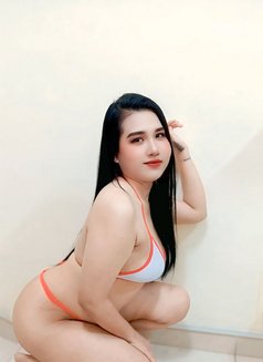 Jenni - escort in Şalālah Photo 1 of 4