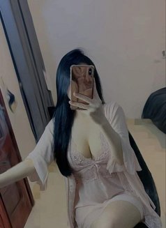 Jenni - puta in Riyadh Photo 2 of 3