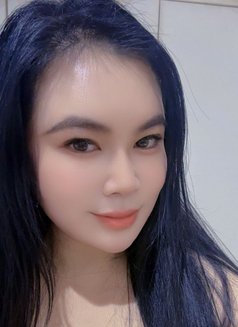 Jenni - puta in Riyadh Photo 3 of 3