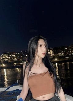 Jennie - Transsexual escort in Manila Photo 2 of 5