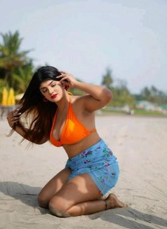 Jennie - puta in Pune Photo 5 of 12