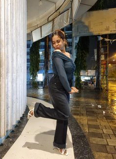 Jennie - puta in Pune Photo 8 of 12
