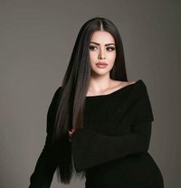 Jennie - puta in Pune Photo 1 of 10