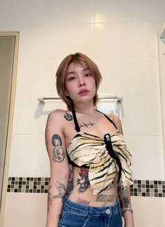 Jennie - escort in Bangkok Photo 1 of 9