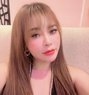Jennie - escort in Singapore Photo 1 of 2