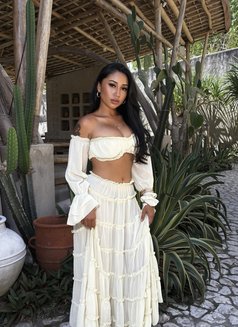 Jennifer BIG BUTT and FLUENT ENGLISH - escort in Bali Photo 15 of 20