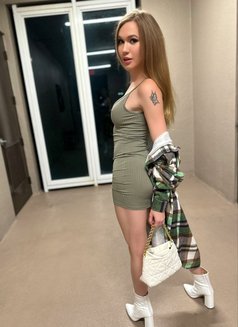 Jennifer - Transsexual escort in London Photo 3 of 3