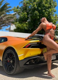 Jennifer Cruz - escort in Lisbon Photo 8 of 12