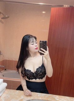 Jennifer - escort in Khobar Photo 2 of 5