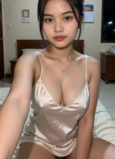 Jennifer - escort in Muscat Photo 1 of 2