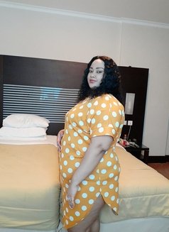 Jennifer - escort in Doha Photo 4 of 8