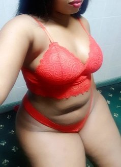 Jennifer - escort in Doha Photo 6 of 8