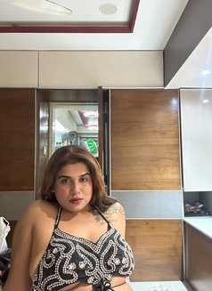 Jennifer - puta in Mumbai Photo 6 of 15