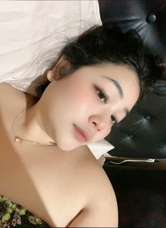 Jennifer - puta in Bali Photo 6 of 8