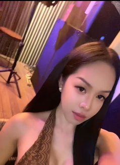 Jennifer - Transsexual escort in Bali Photo 4 of 4