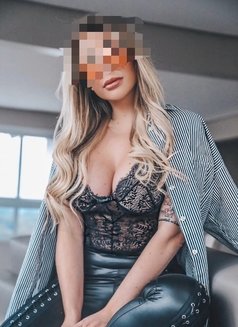 Jennifer Jade - escort in Singapore Photo 3 of 13