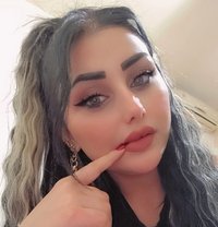 Jennifer - escort in Beirut Photo 9 of 12