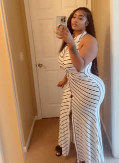 Jennifer - escort in Erbil Photo 2 of 4