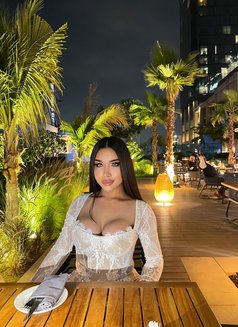 Jennifer Sexy So Hot Cim 69 - Transsexual escort in Abu Dhabi Photo 13 of 14