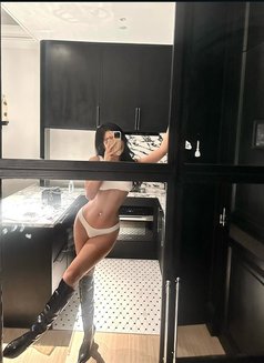 Jennifer - escort in Bangkok Photo 5 of 11