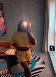 Jennifer - escort in Dubai Photo 4 of 6