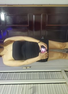 Jennifer - escort in Dubai Photo 3 of 5