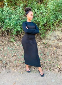 Jenny - escort in Şalālah Photo 4 of 9