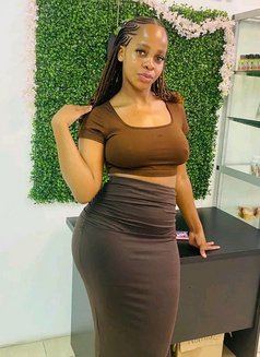 Jenny - escort in Şalālah Photo 8 of 9