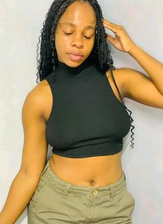 Jenny - escort in Şalālah Photo 3 of 8