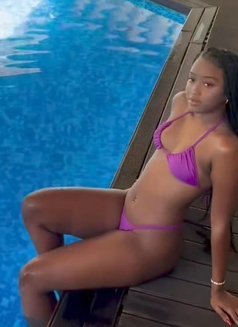 Jenny Bby - puta in Muscat Photo 3 of 3