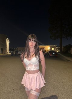 Jenny - escort in Berlin Photo 2 of 4