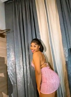 Jenny - escort in Şalālah Photo 2 of 4