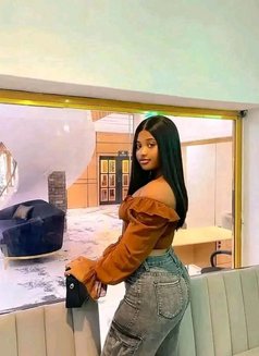 Jenny - escort in Şalālah Photo 4 of 4