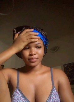 Jenny - puta in Şalālah Photo 6 of 11