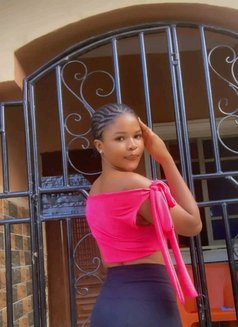 Jenny - puta in Şalālah Photo 11 of 11