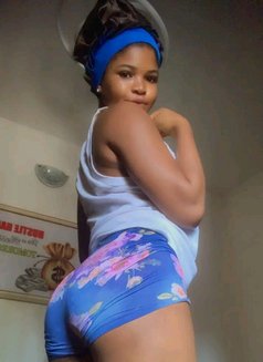 Jenny - escort in Şalālah Photo 4 of 13