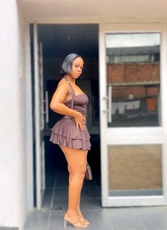 Jenny - escort in Şalālah Photo 6 of 8