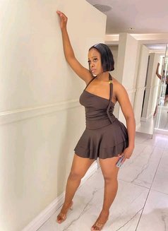 Jenny - escort in Şalālah Photo 8 of 8